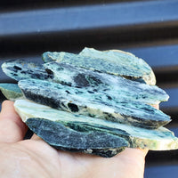 500g Raw New Zealand Greenstone / Pounamu Carving Slices (R14B37)