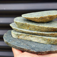 1kg Raw New Zealand Greenstone / Pounamu Carving Slices (R14B131)