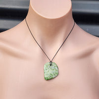 New Zealand Greenstone Pounamu Pendant Necklace (AJJC2189)