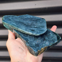 1kg Raw New Zealand Greenstone / Pounamu Carving Slices (R14B191)