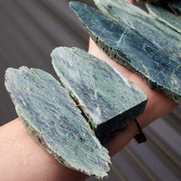 1kg Raw New Zealand Greenstone / Pounamu Carving Slices (R14B120)