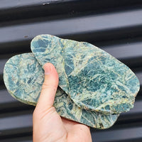 1kg Raw New Zealand Greenstone / Pounamu Carving Slices (R14B84)