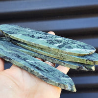 500g Raw New Zealand Greenstone / Pounamu Carving Slices (R14B23)