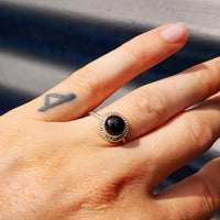 (Q) Solid Sterling Silver & Black Onyx Stone Round Handmade Solitaire Ring