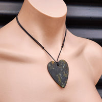 NZ Black Greenstone Pounamu Heart Pendant Necklace (N72)